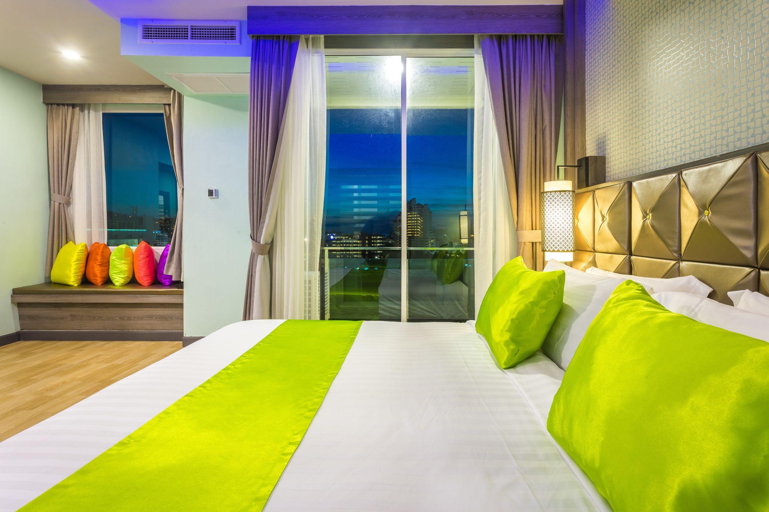Add Plus Hotel & Spa Patong Екстериор снимка