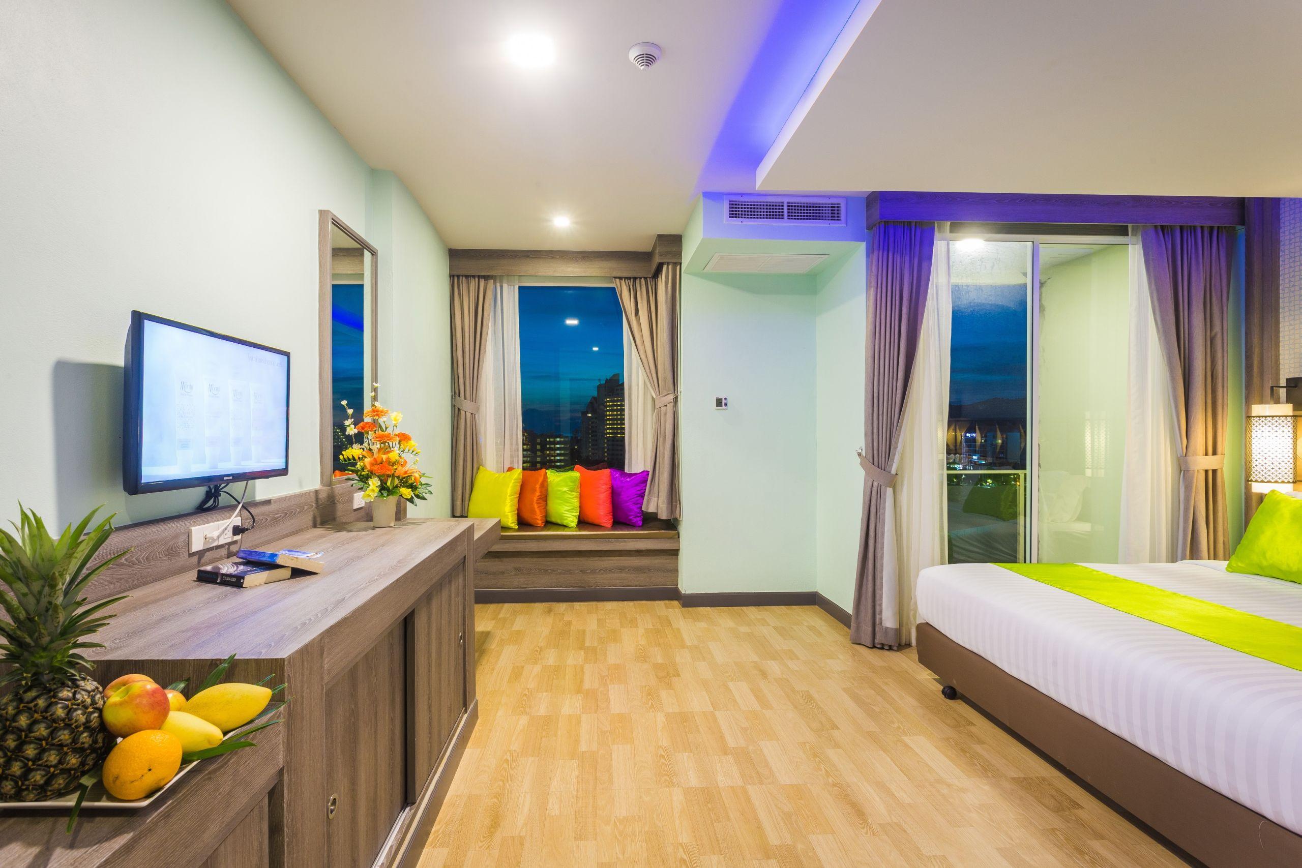 Add Plus Hotel & Spa Patong Екстериор снимка