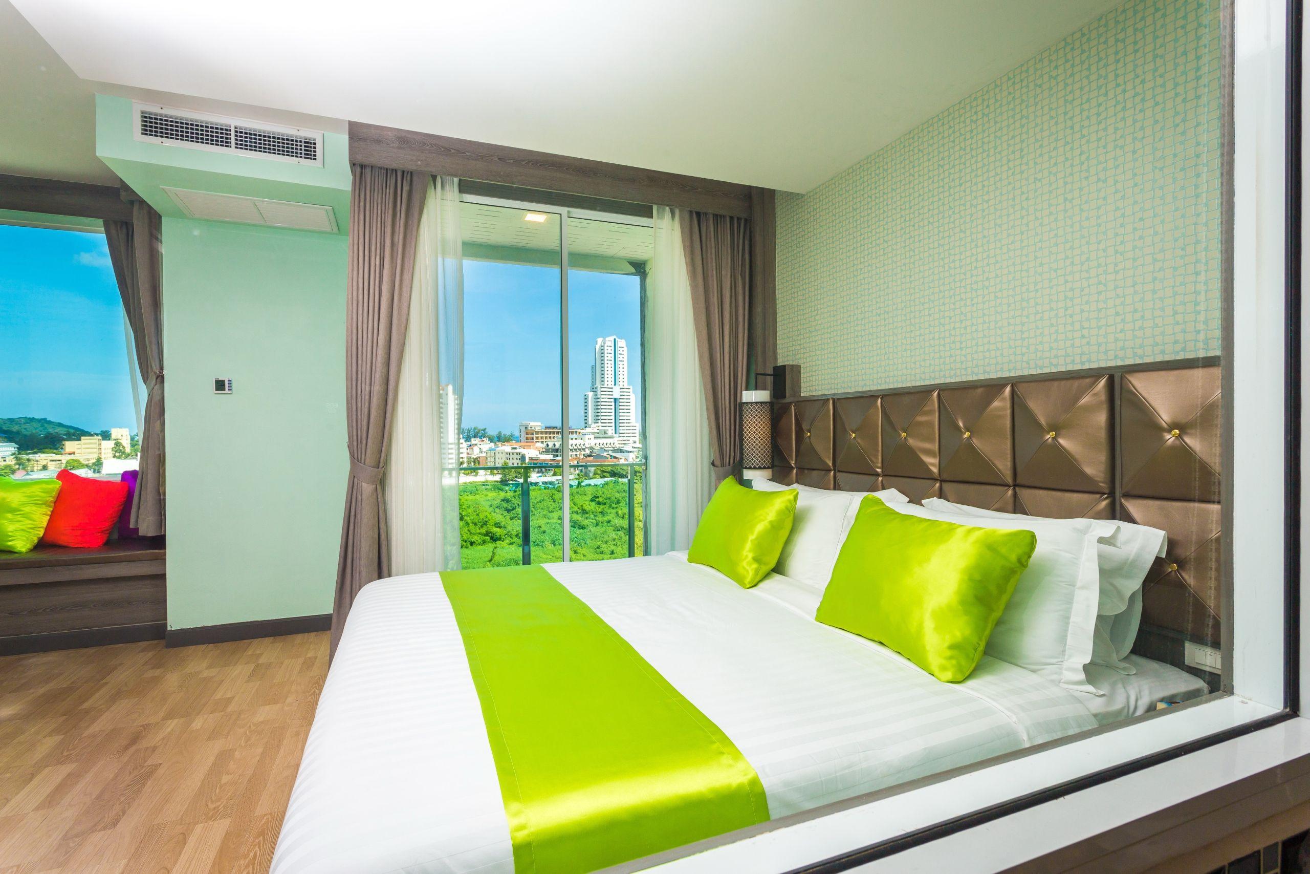 Add Plus Hotel & Spa Patong Екстериор снимка