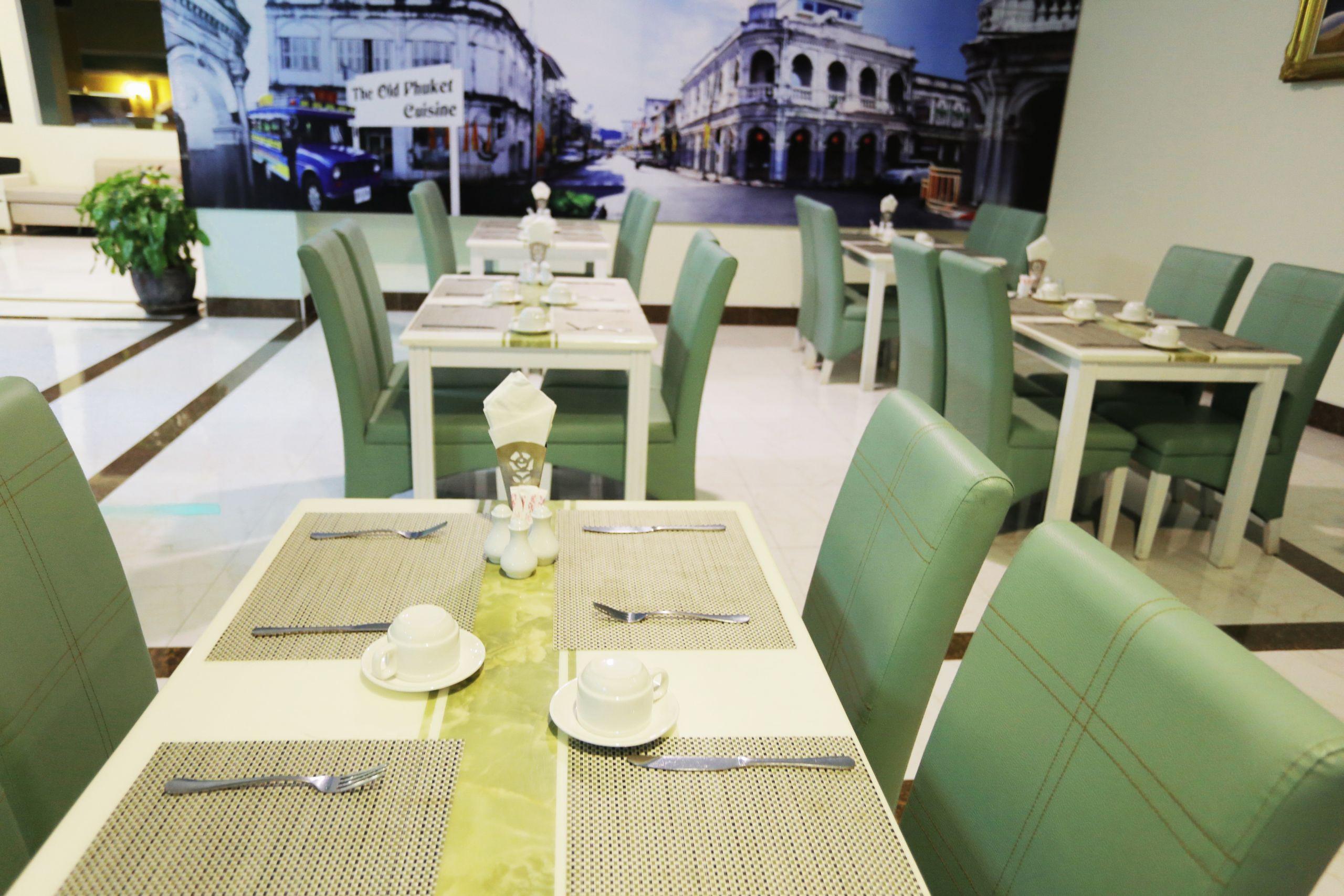 Add Plus Hotel & Spa Patong Екстериор снимка