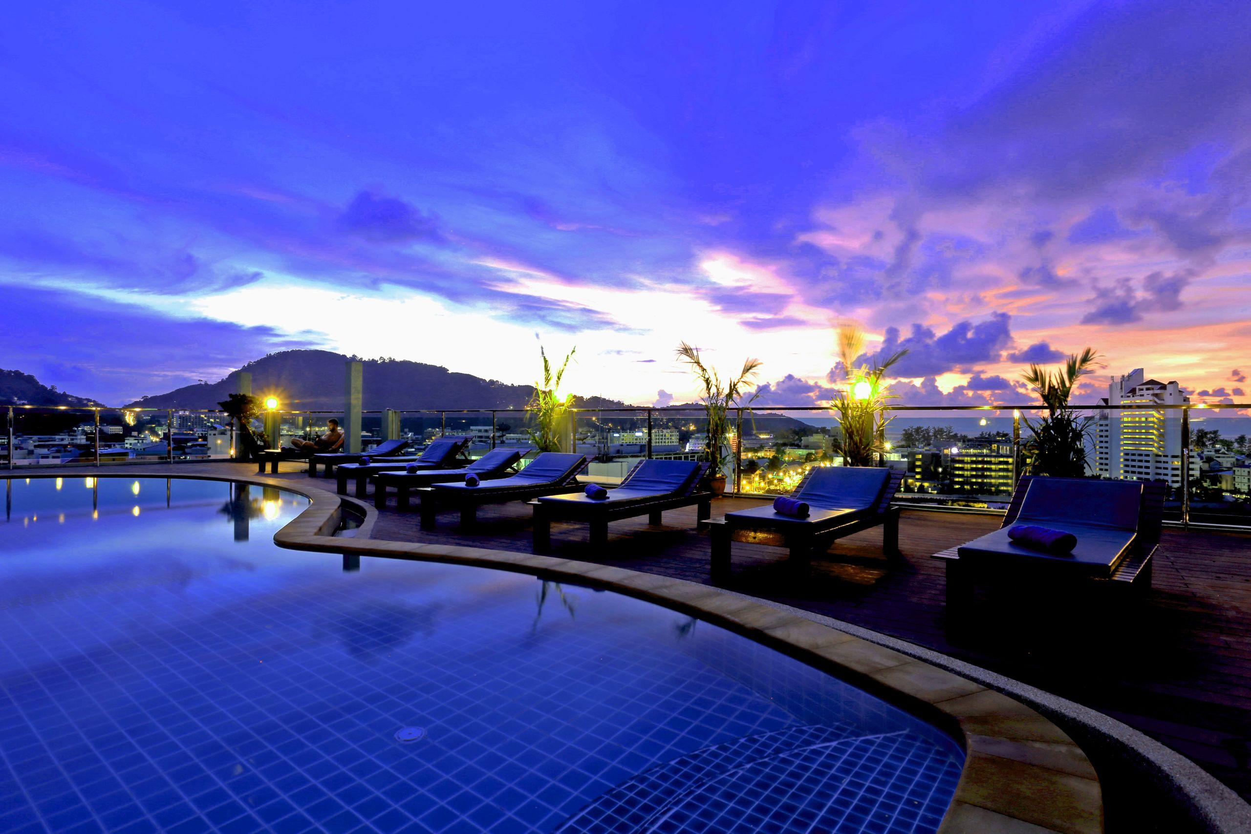 Add Plus Hotel & Spa Patong Екстериор снимка