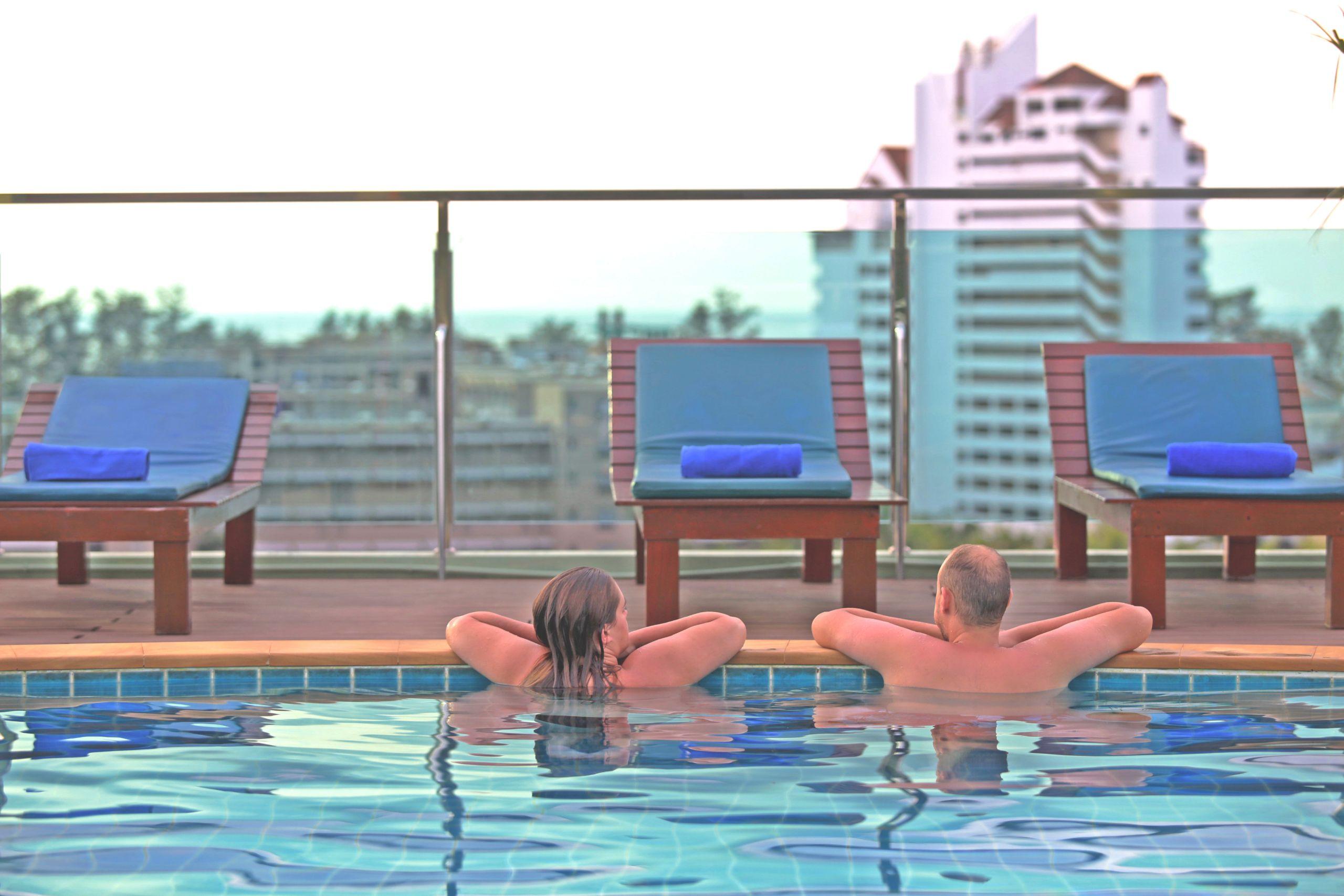 Add Plus Hotel & Spa Patong Екстериор снимка
