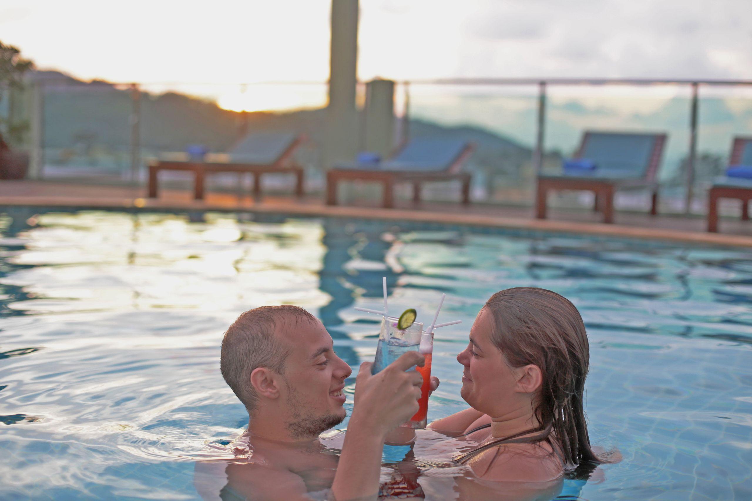 Add Plus Hotel & Spa Patong Екстериор снимка
