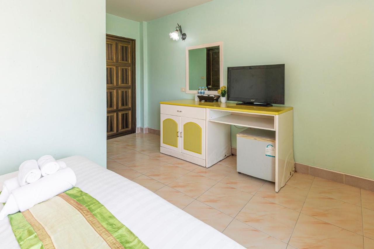 Add Plus Hotel & Spa Patong Екстериор снимка