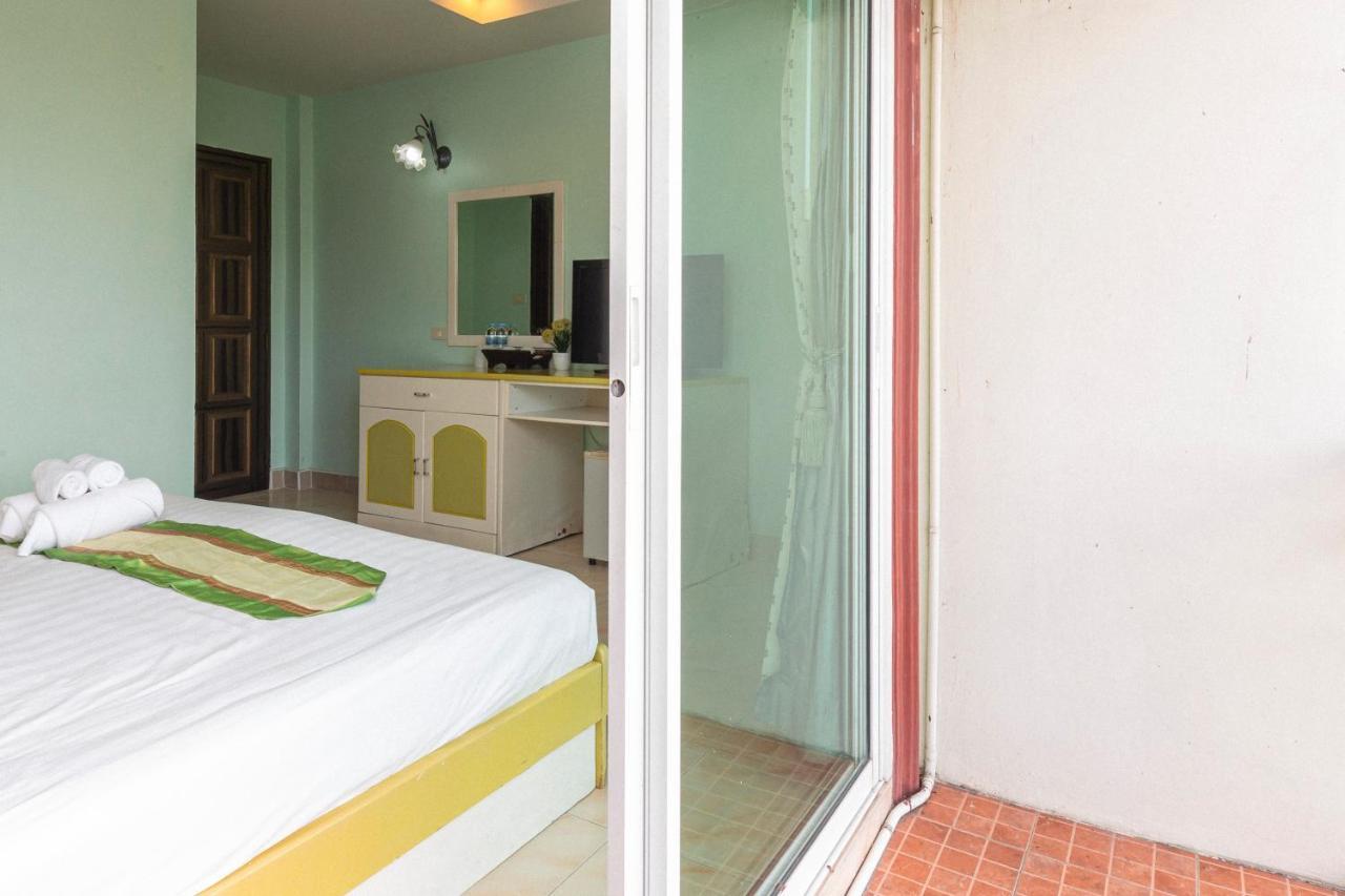 Add Plus Hotel & Spa Patong Екстериор снимка