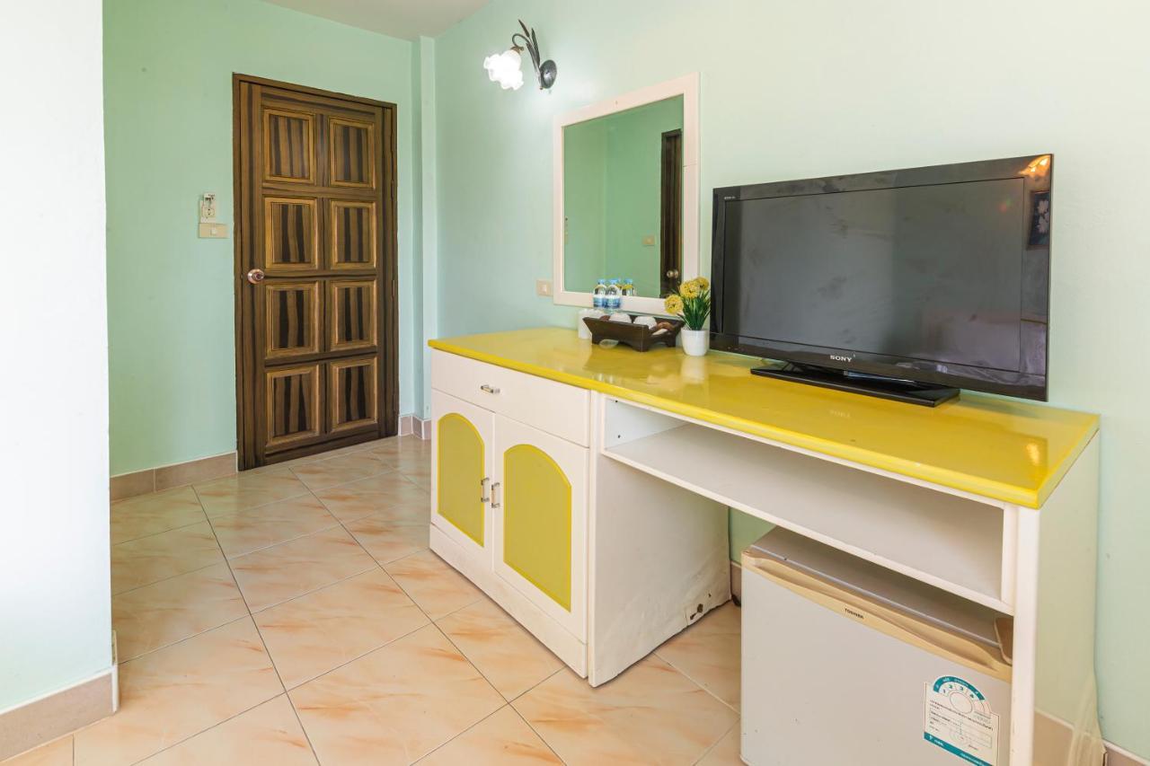 Add Plus Hotel & Spa Patong Екстериор снимка