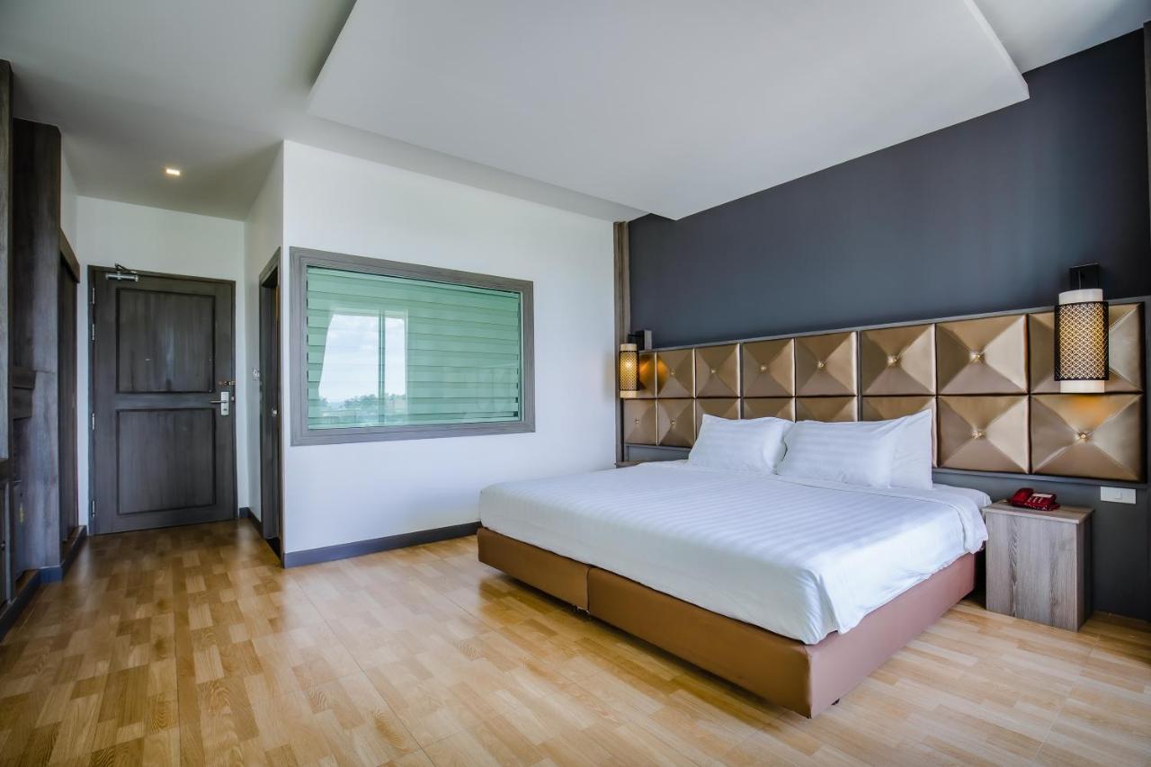 Add Plus Hotel & Spa Patong Екстериор снимка